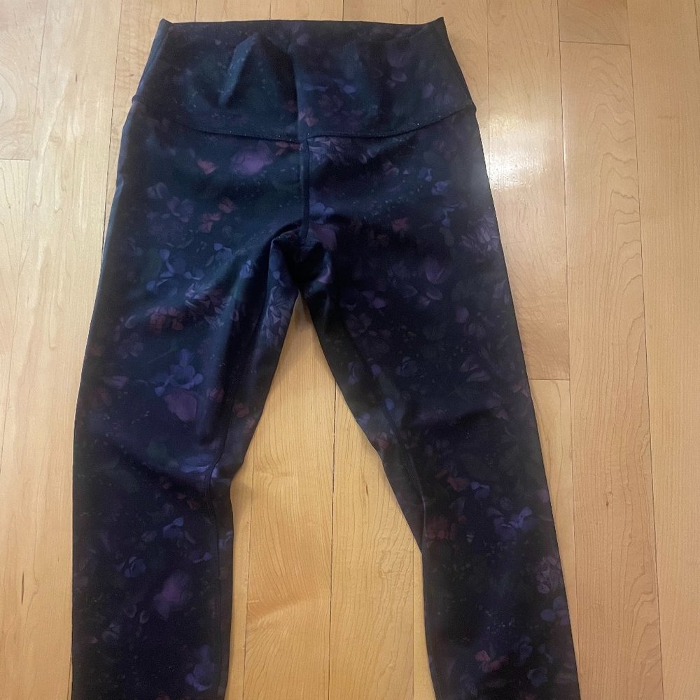 Lululemon leggings size 10